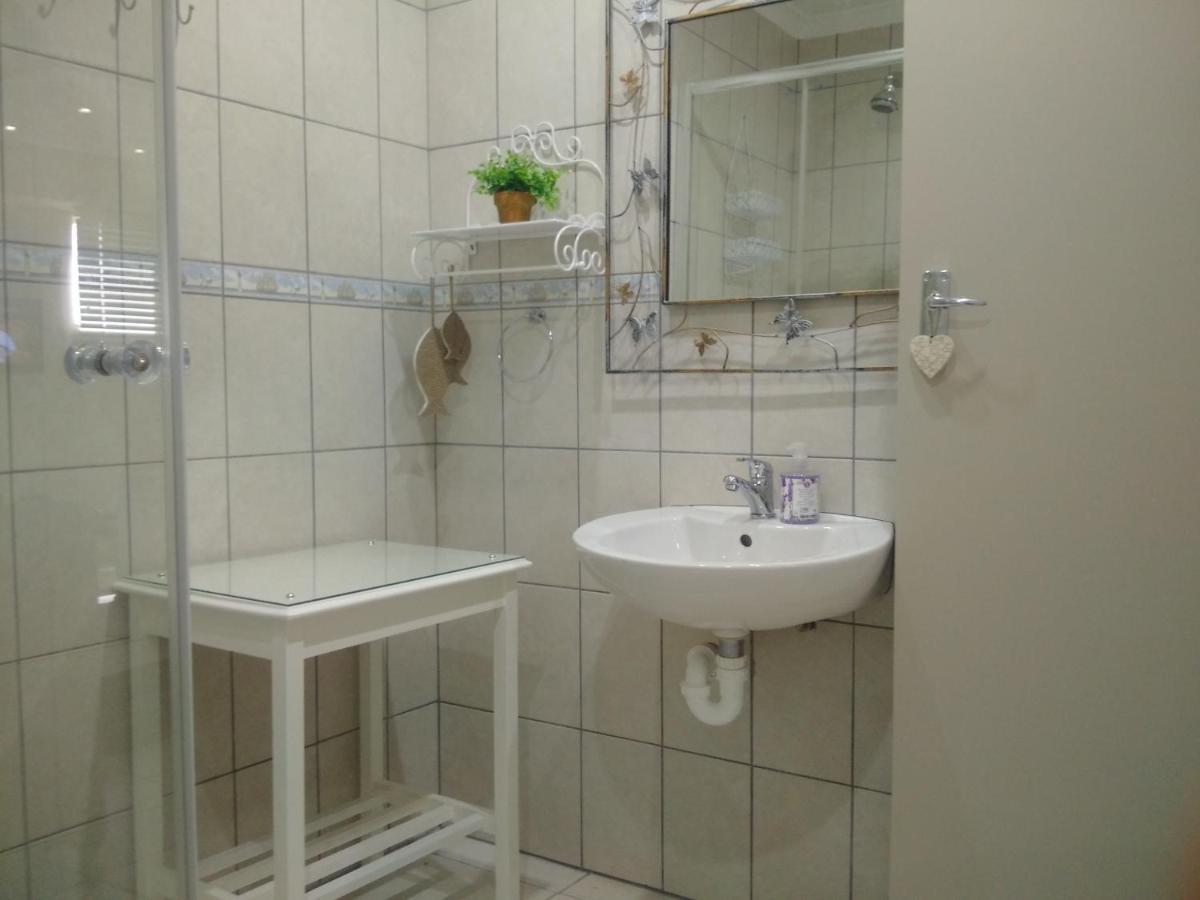 Bay Breeze Selfcatering Guest house Gordons Bay