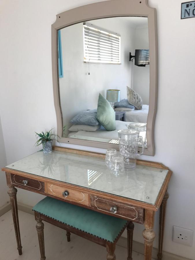 Bay Breeze Selfcatering Guest house Gordons Bay