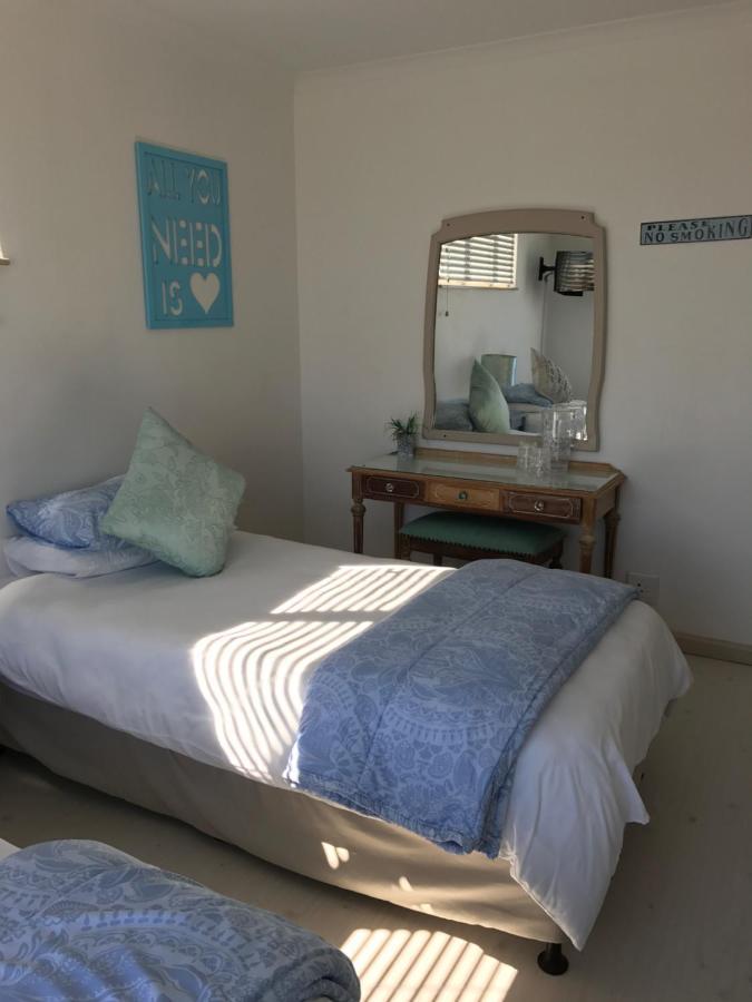Bay Breeze Selfcatering Guest house Gordons Bay