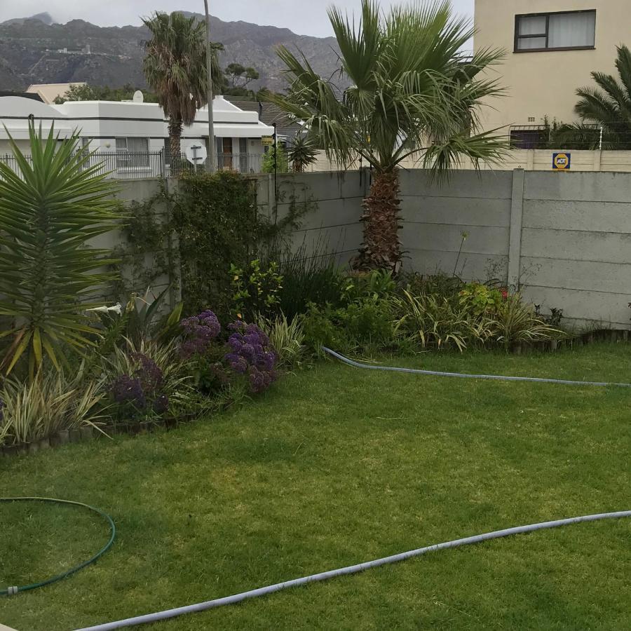 Bay Breeze Selfcatering Guest house