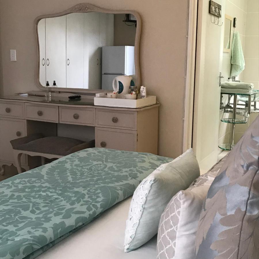 Bay Breeze Selfcatering Guest house *