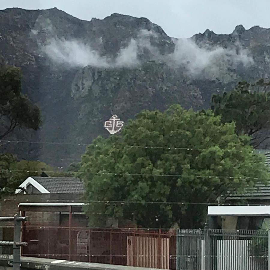 Guest house Bay Breeze Selfcatering Gordons Bay